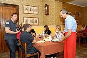 Casale Raino فندق 3*